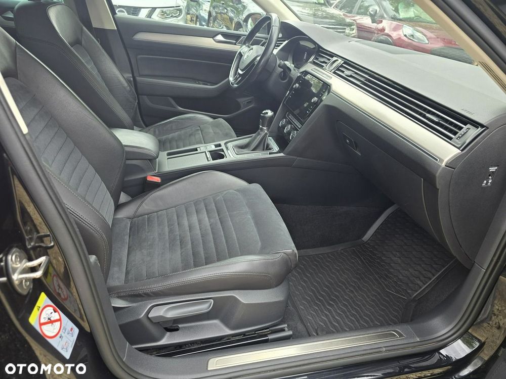 Volkswagen Passat - 10
