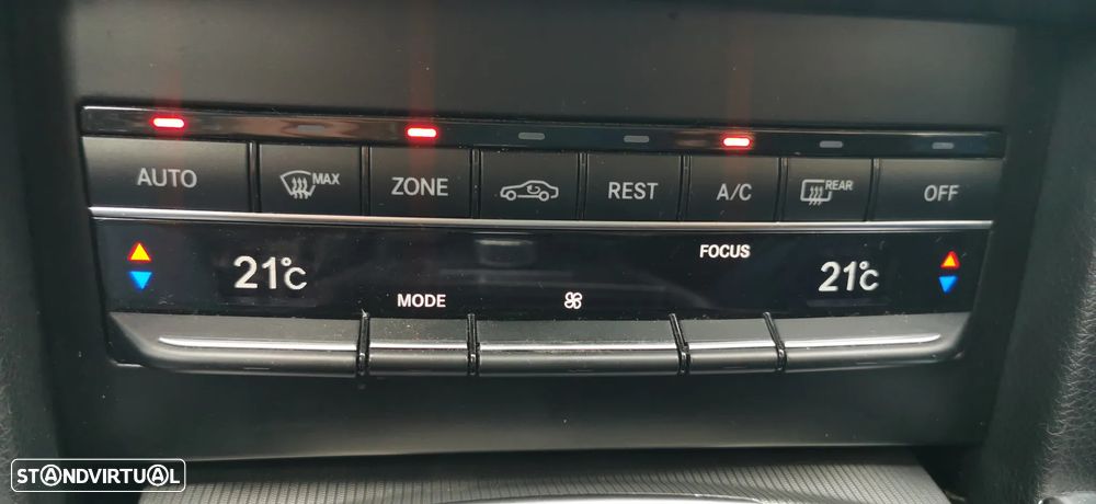 Mercedes-Benz E 250 BlueTEC 4Matic 7G-TRONIC Edition - 16