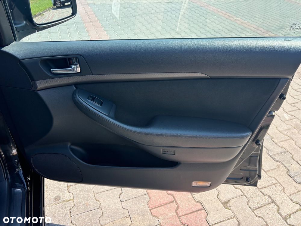Toyota Avensis 1.8 VVT-i Combi - 16
