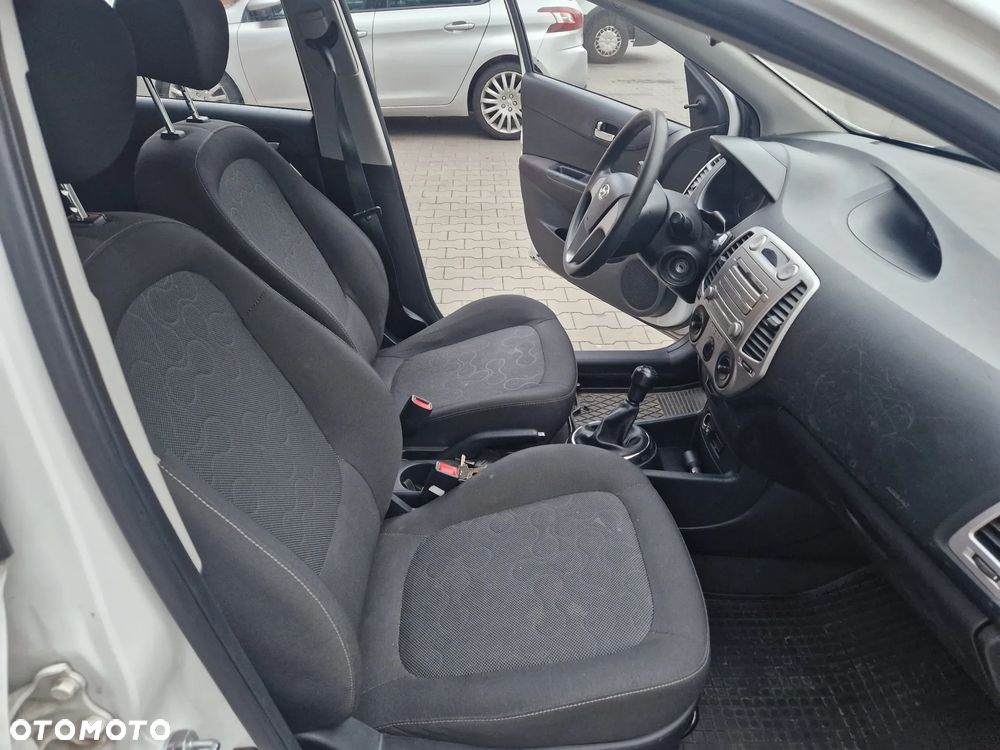 Hyundai i20 1.2 Classic + - 5