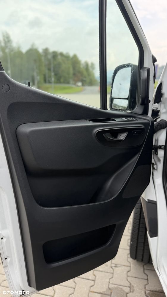 Mercedes-Benz Sprinter 317 - 26