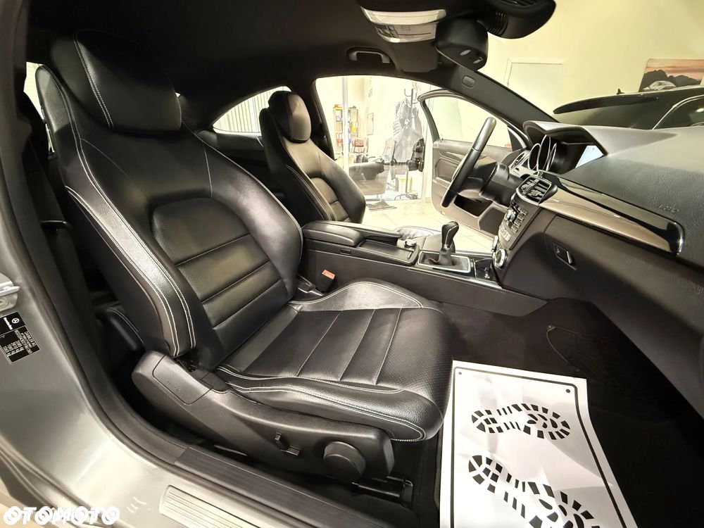 Mercedes-Benz Klasa C 220 CDI DPF Coupe (BlueEFFICIENCY) - 31