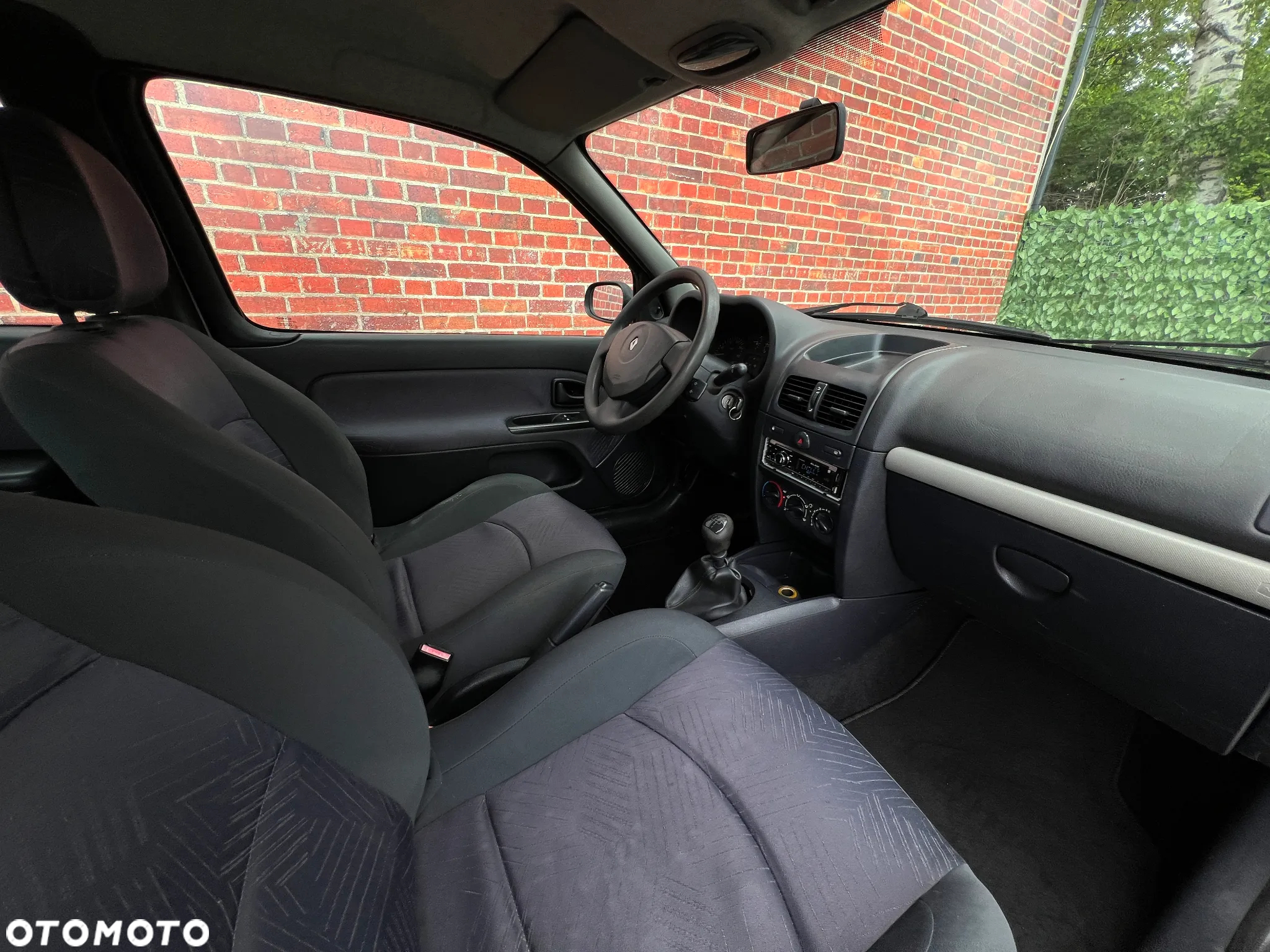 Renault Clio - 10