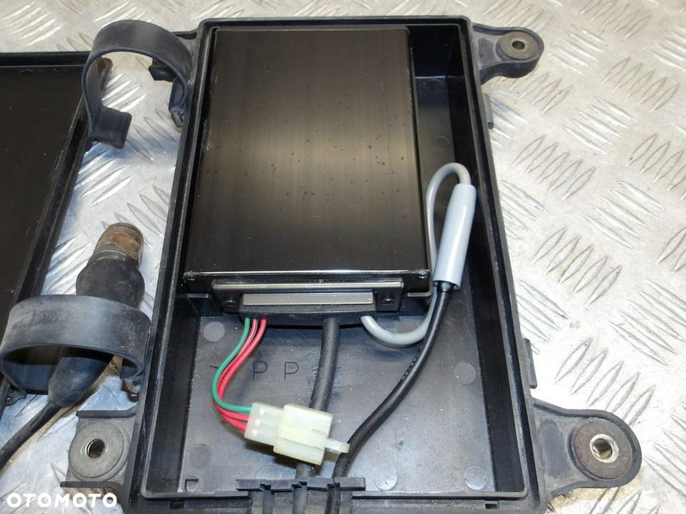 CB Radio YAMAHA XVZ 1300 ROYAL STAR VENTURE 99-07r   PN. 4XY-88182-01 - 7