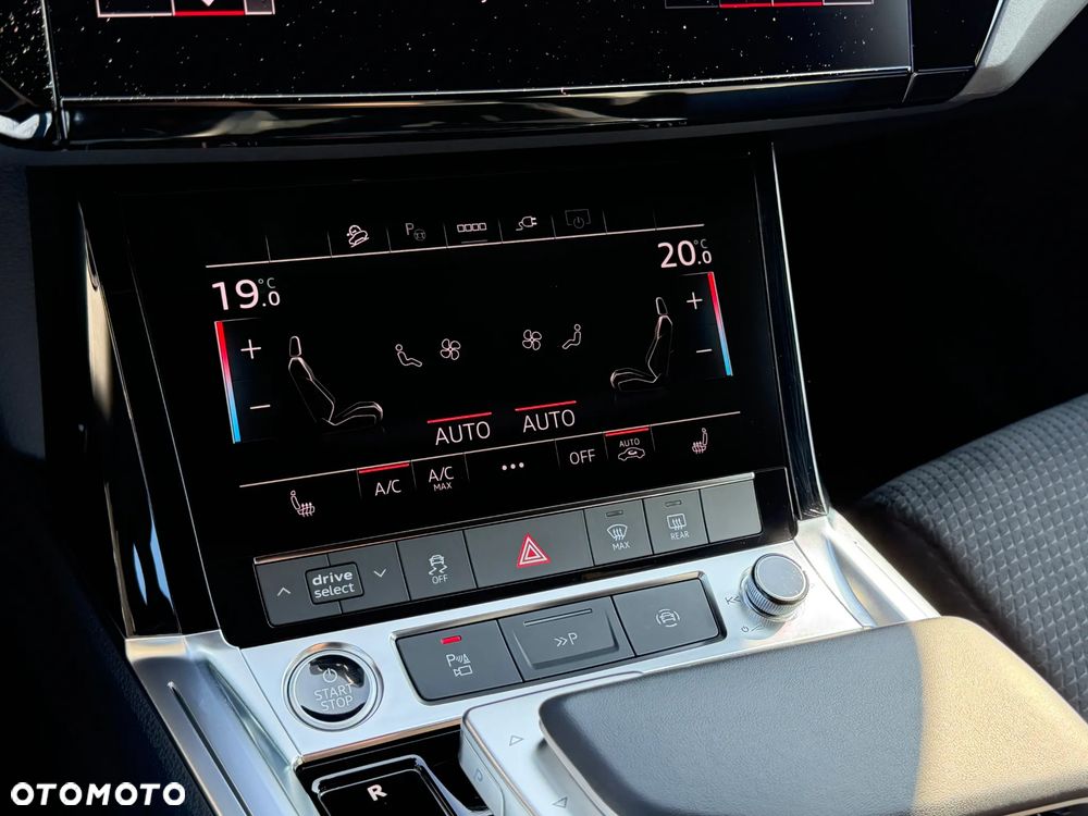 Audi Q8 Sportback e-tron - 18