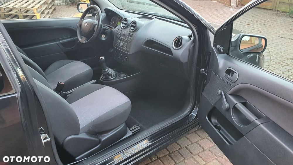 Ford Fiesta 1.3 Ambiente - 13