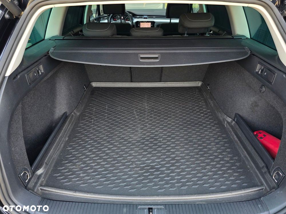 Volkswagen Passat Variant 2.0 TDI EVO Business DSG - 19
