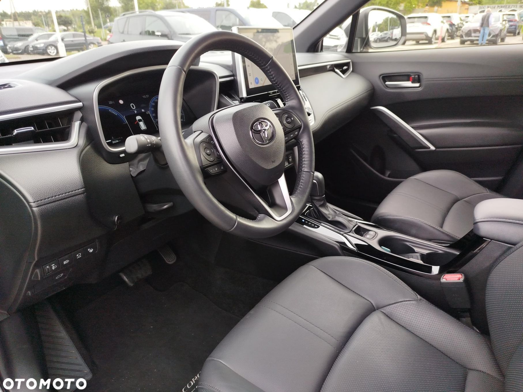 Toyota Corolla Cross - 10