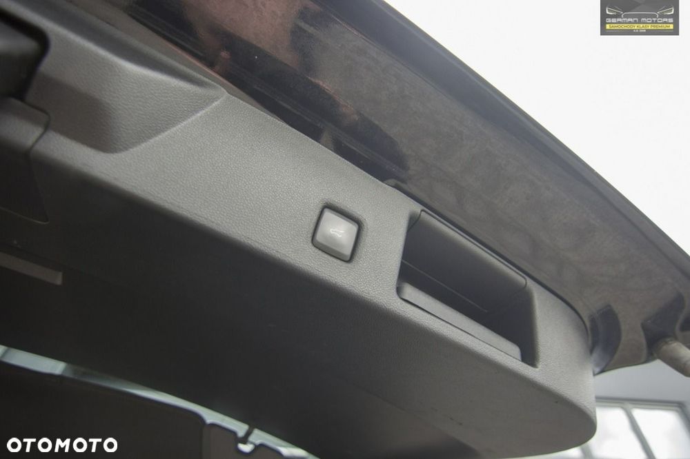 Ford Kuga 2.5 Duratec FHEV ST-LINE X - 31