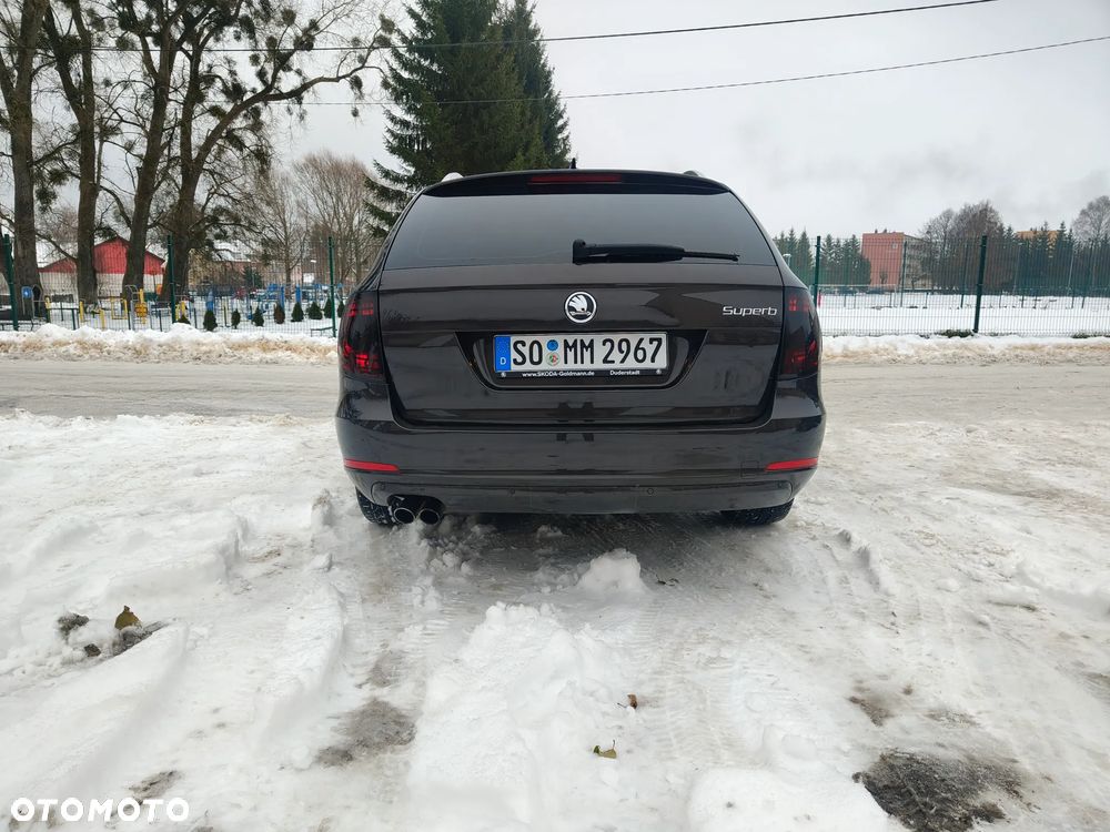 Skoda Superb 2.0 TDI DSG Exclusive - 28