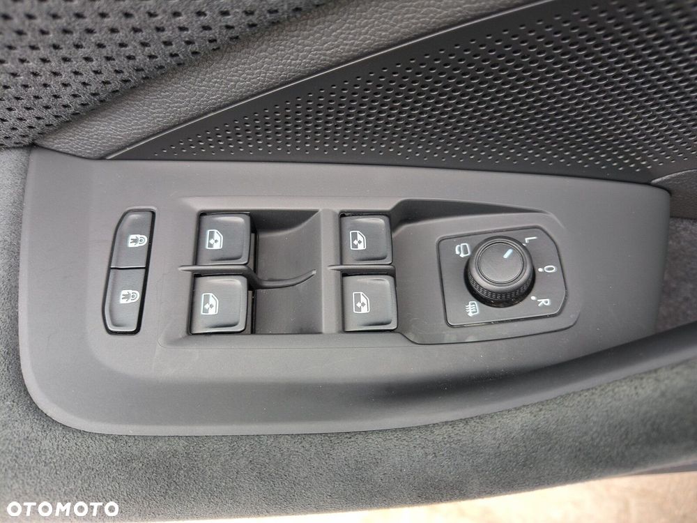 Skoda Superb 2.0 TSI Selection DSG - 19