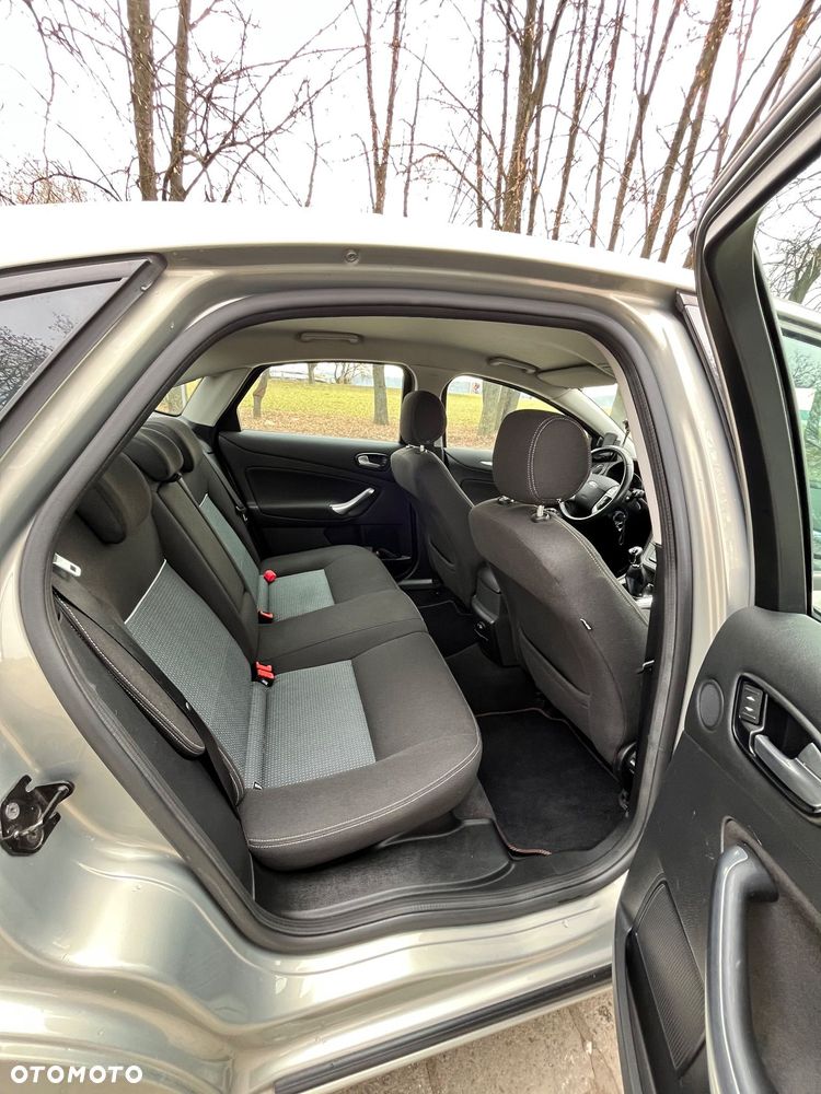 Ford Mondeo - 12
