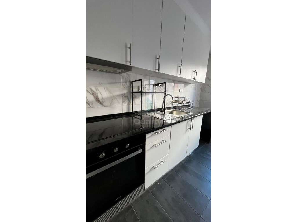 Apartamento T1+1 R/C com Logradouro e Churrasqueira - Grande imagem: 5/23