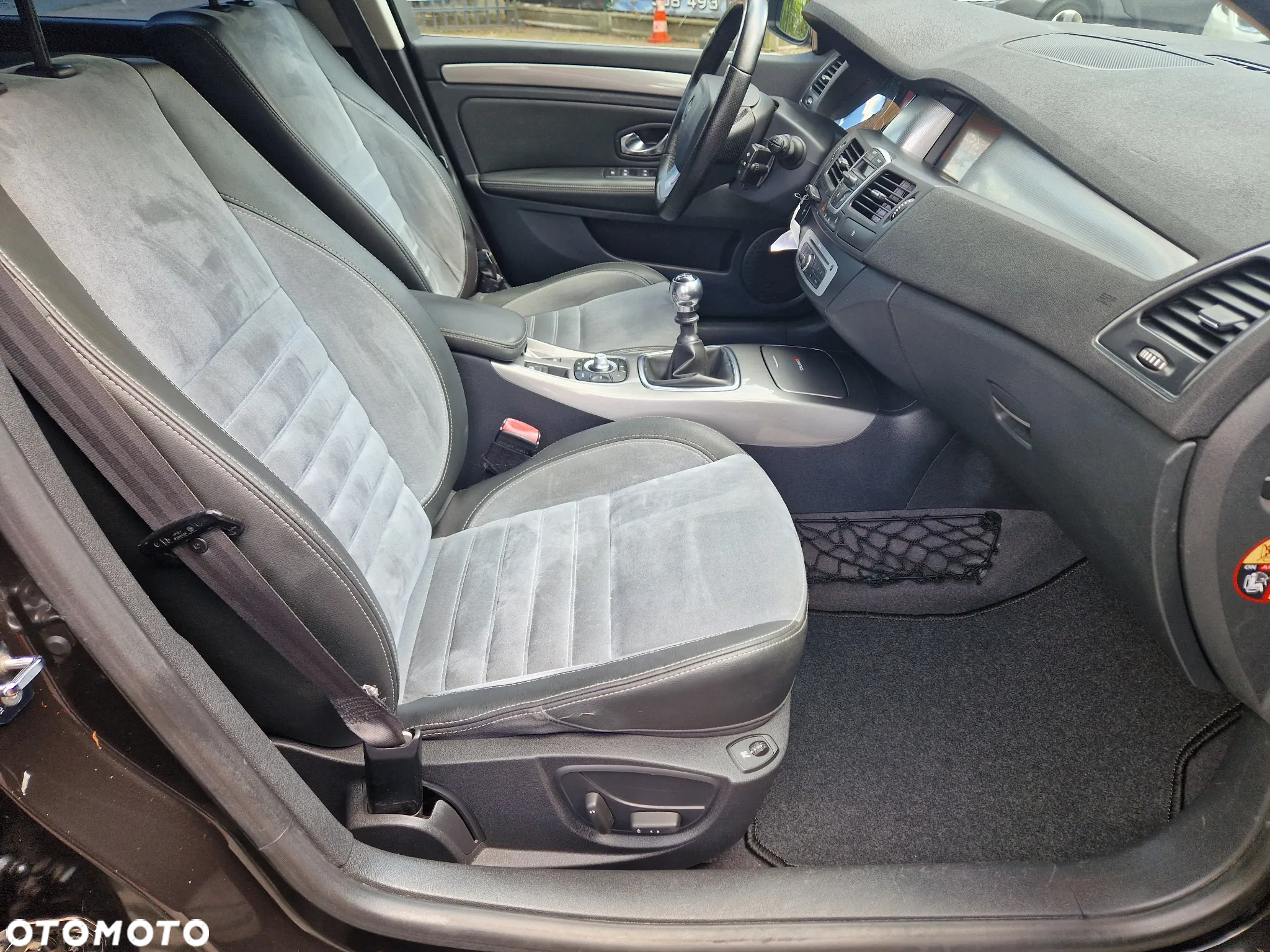 Renault Laguna Grandtour dCi 150 FAP Start-Stop GT - 32