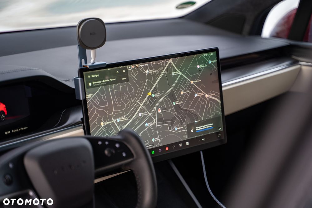 Tesla Model X - 12
