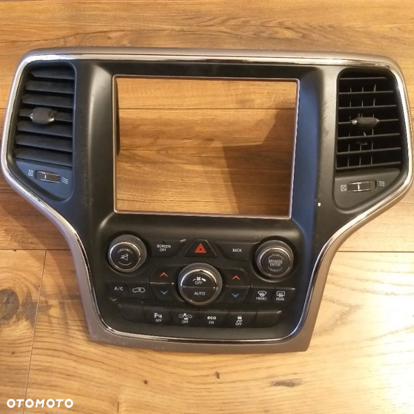 Jeep Grand Cherokee  WK2 panel sterowania klimatyzacji