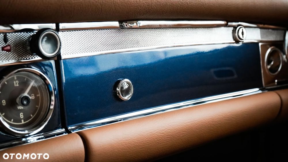Mercedes-Benz 280 - 39