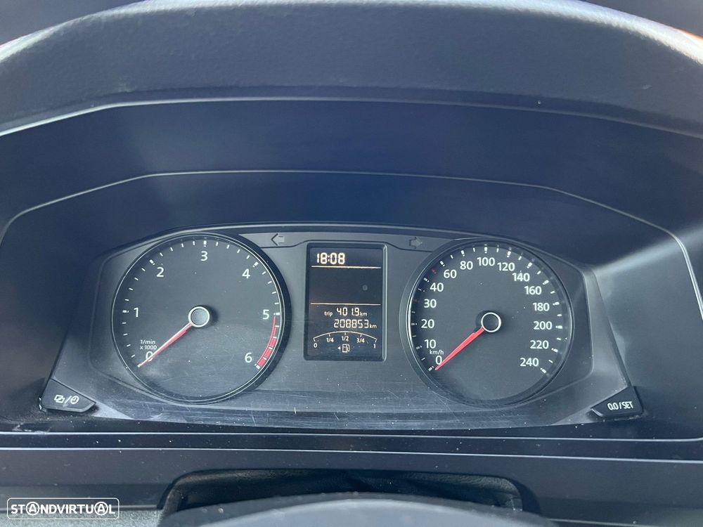 VW Transporter 9 LUGARES - 32