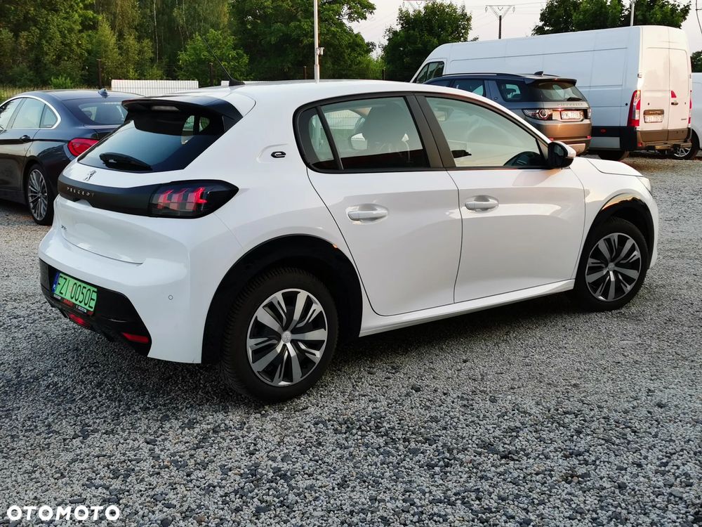 Peugeot 208 - 4