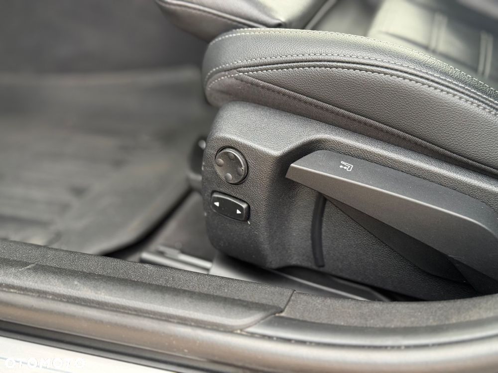 BMW Seria 3 320d - 36