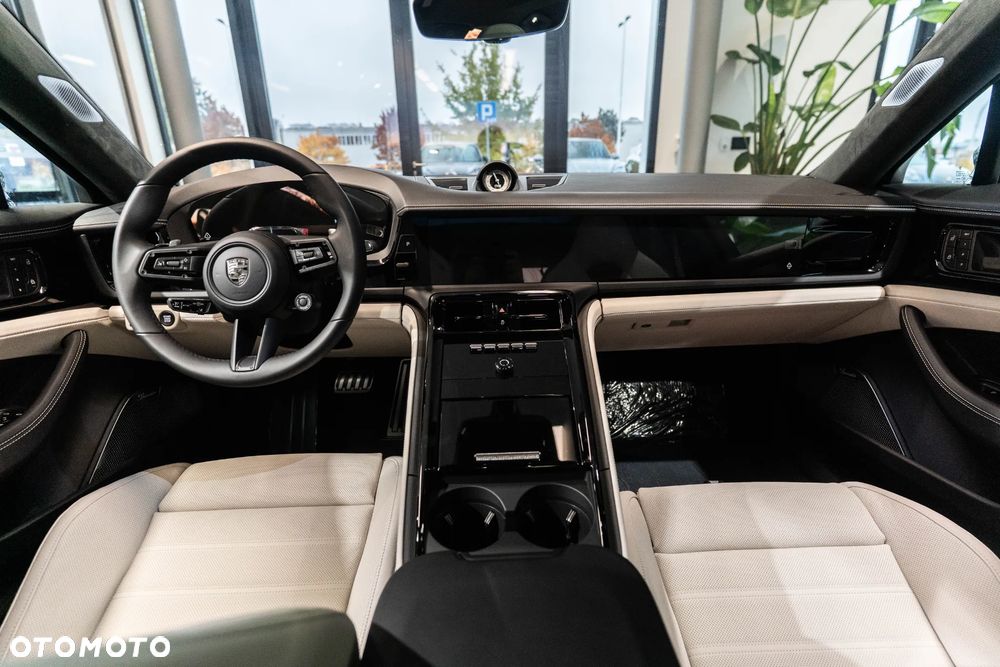 Porsche Panamera Turbo S E-Hybrid PHEV - 10