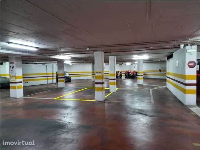 Lugar de Parqueamento em Setúbal (junto ao Hospital) - Grande imagem: 2/7