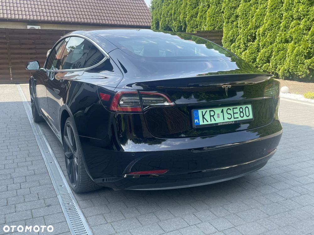 Tesla Model 3 - 4