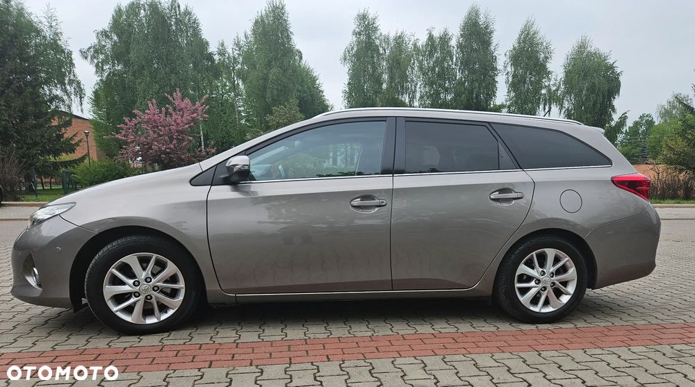 Toyota Auris 2.0 D-4D Edition - 9
