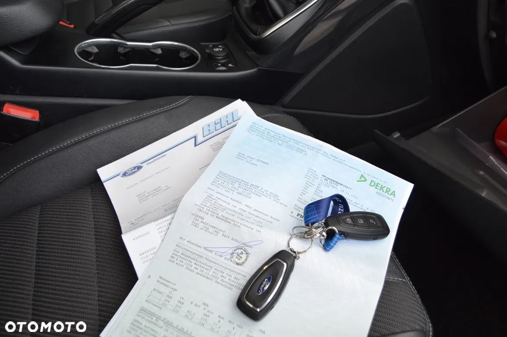 Ford Kuga 2.0 TDCi 2x4 Titanium - 22