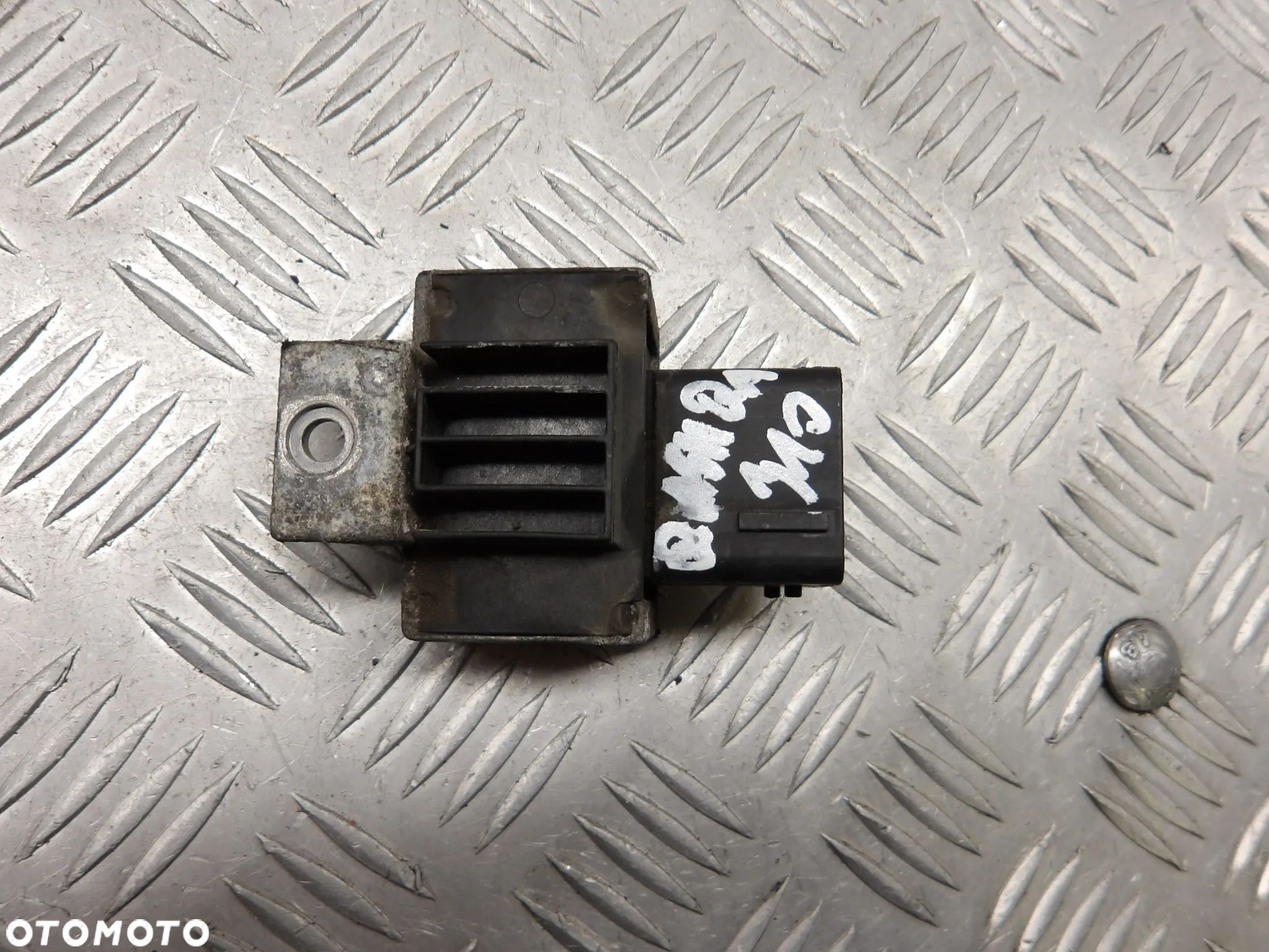 NISSAN QASHQAI I 06-09 1.5 D PRZEKAŹNIK ŚWIEC ŻAROWYCH 9640469680 - 1