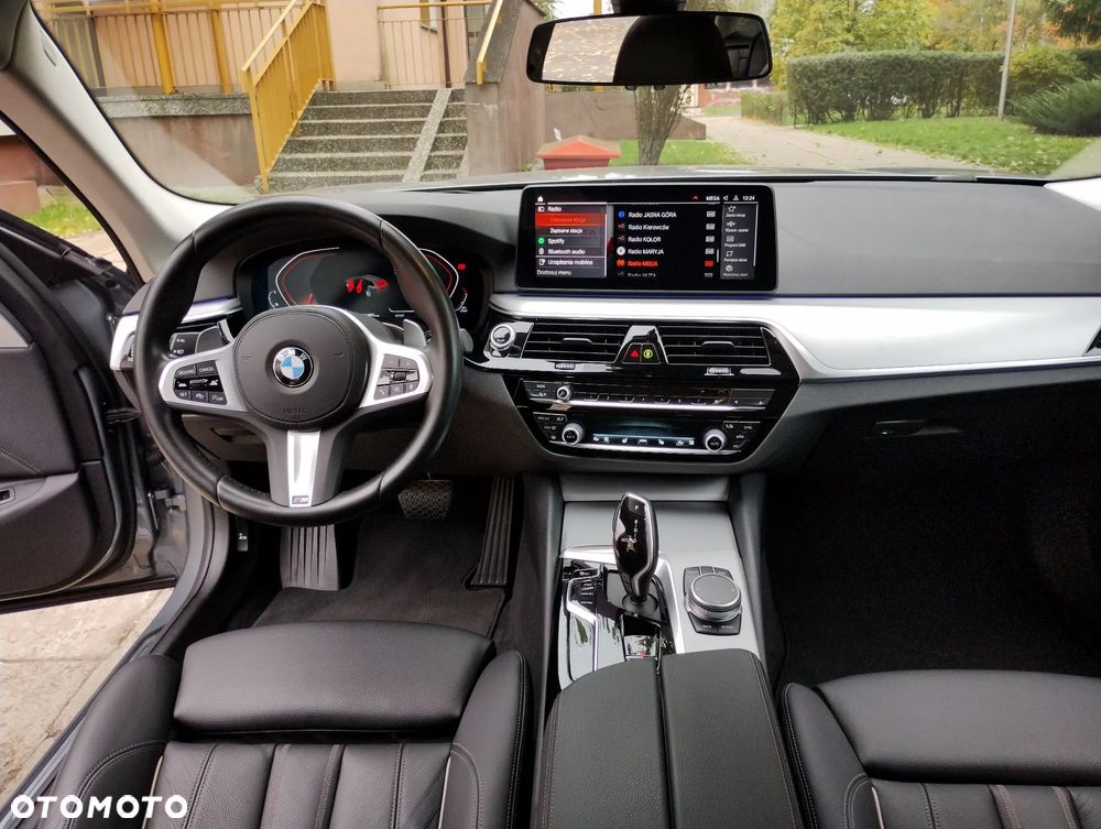 BMW Seria 5 520d Touring Luxury Line - 14
