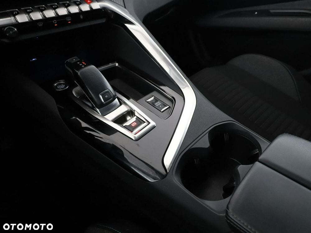 Peugeot 3008 1.2 PureTech Active S&S EAT8 - 30
