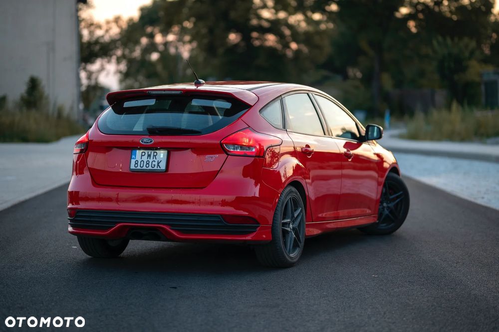 Ford Focus 2.0 EcoBoost ST - 4