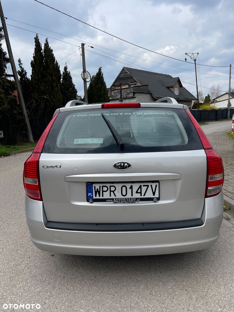 Kia Ceed - 7