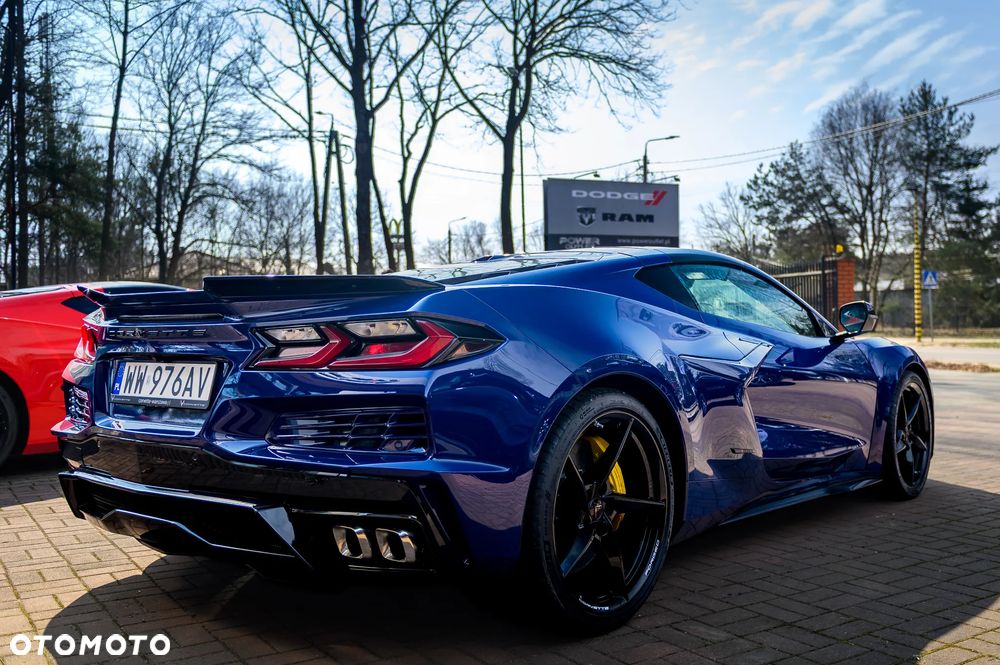 Chevrolet Corvette - 6