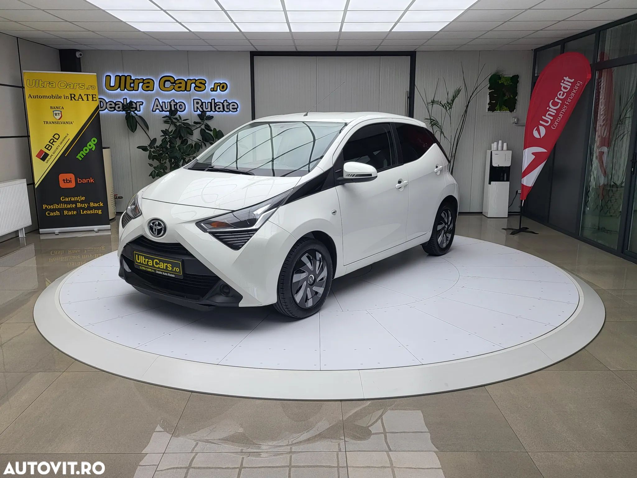 Toyota Aygo 1.0 VVY-I 5 usi X-connect - 1