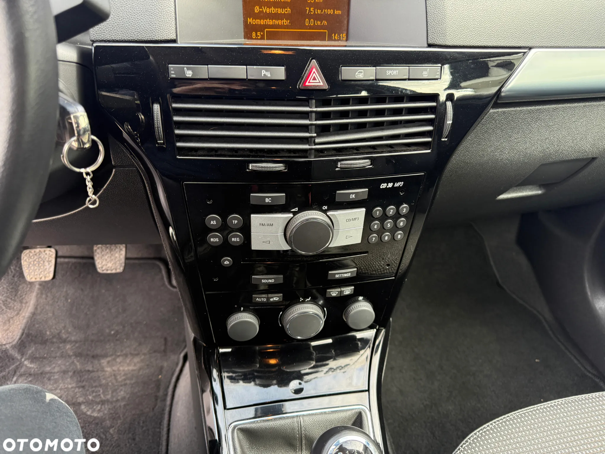 Opel Astra III GTC 1.6 Cosmo - 26