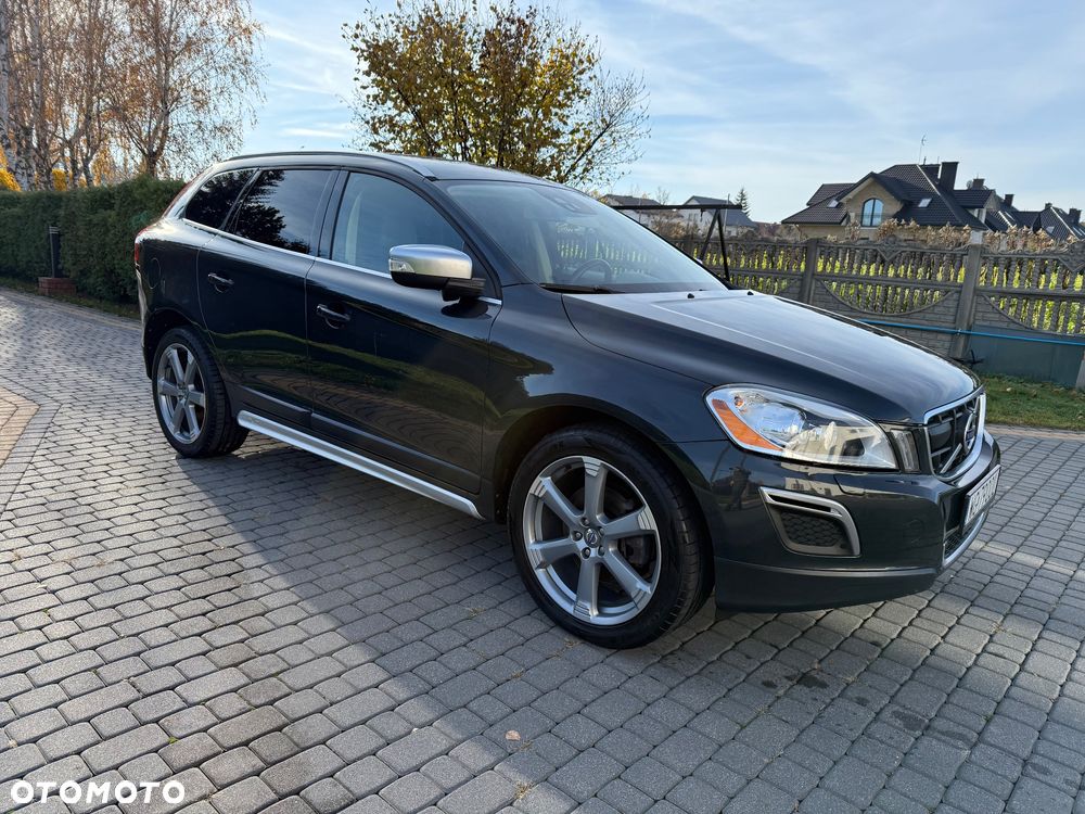 Volvo XC 60 D5 AWD R-Design Momentum - 4