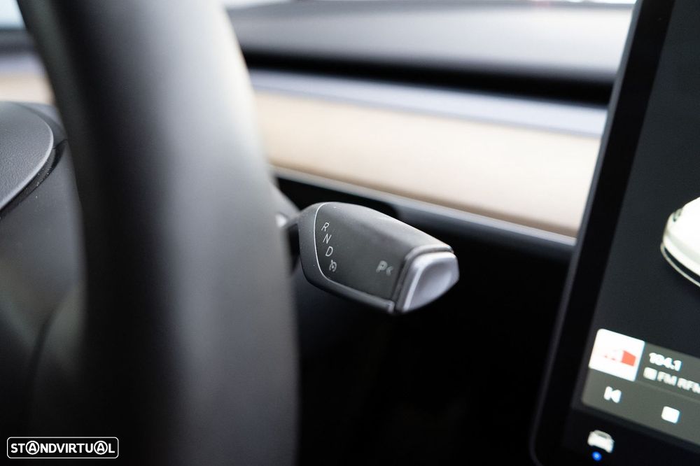 Tesla Model Y RWD - 36