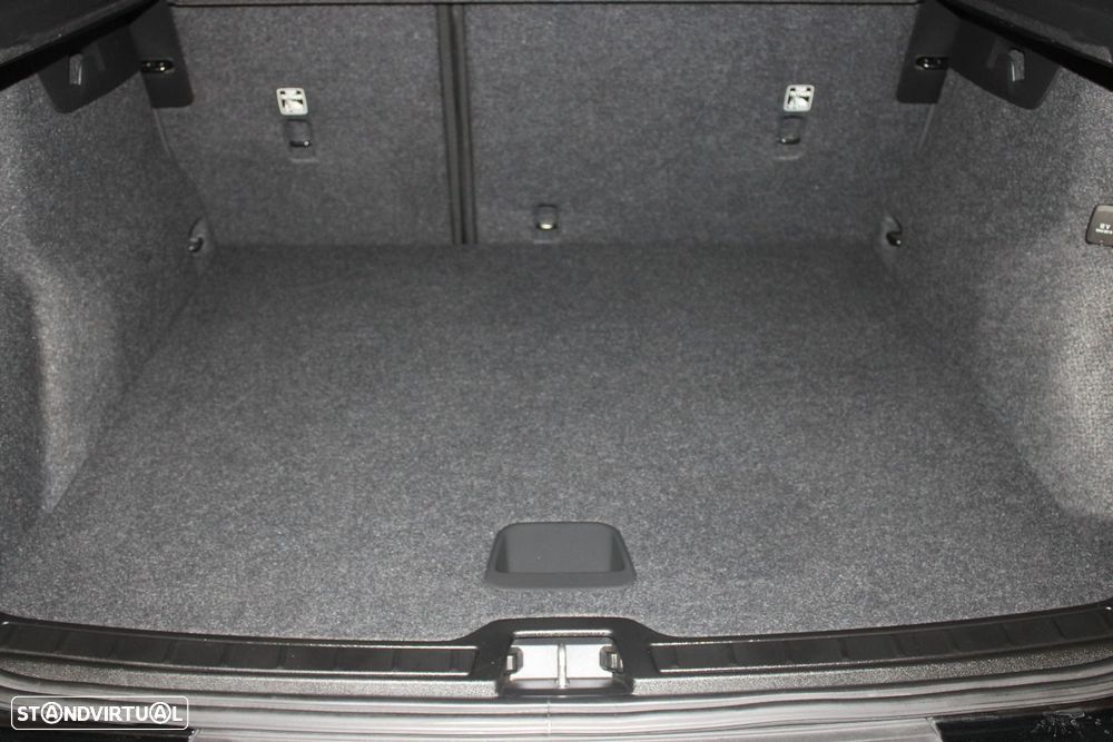 Volvo XC 40 1.5 T2 Momentum Core - 30