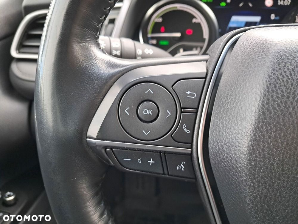 Toyota Camry 2.5 Hybrid Executive CVT - 21