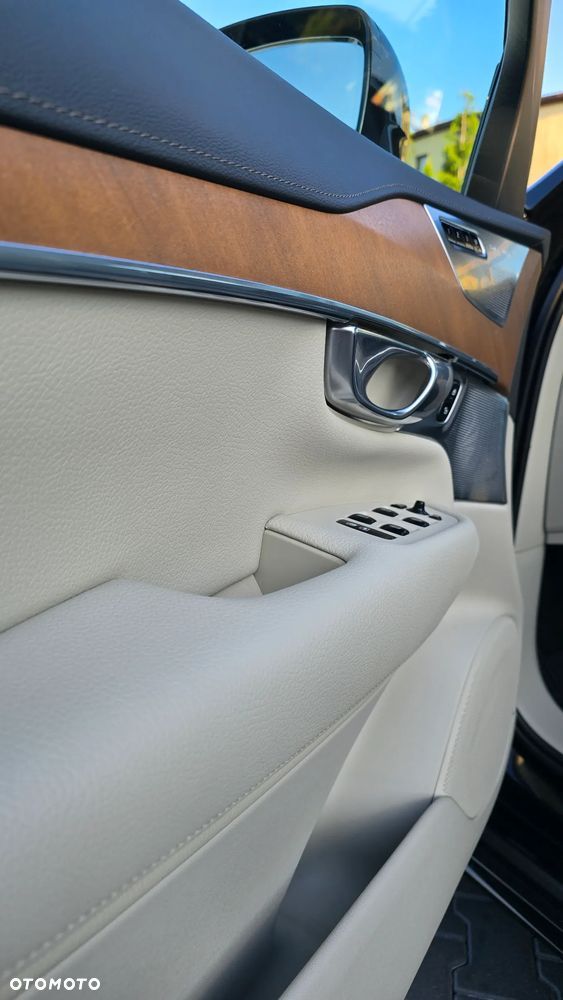 Volvo XC 90 - 11