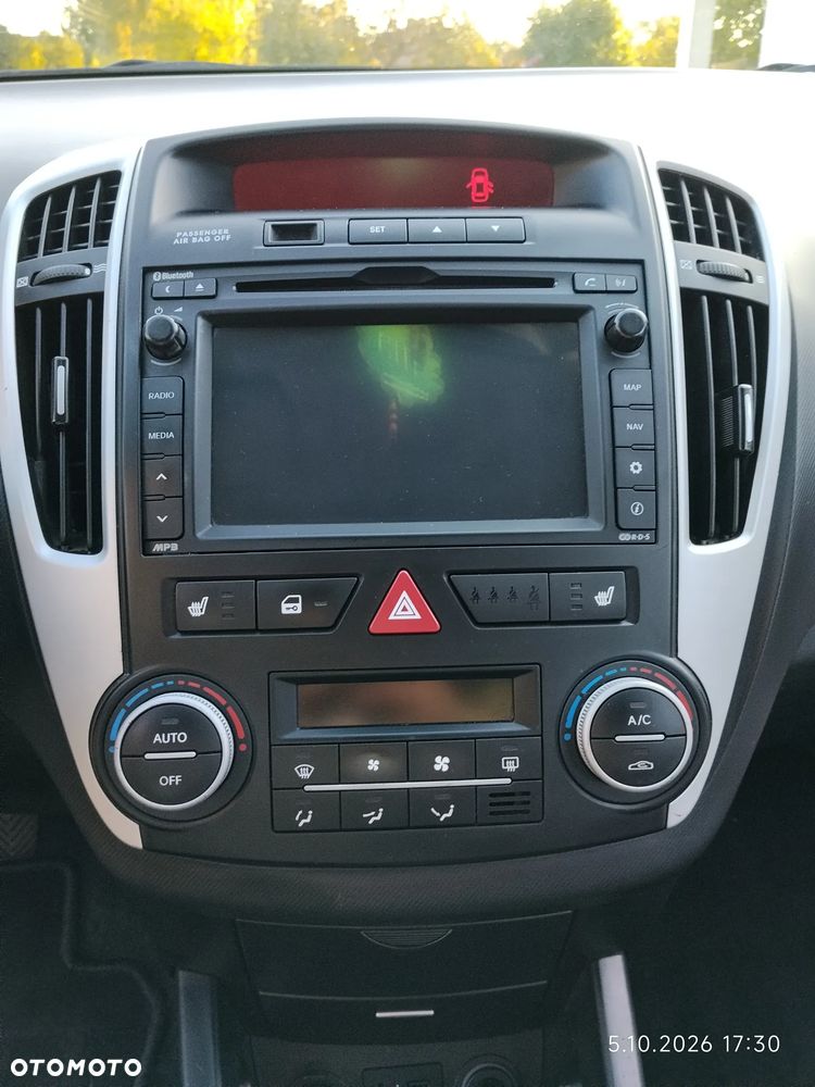 Kia Ceed - 11