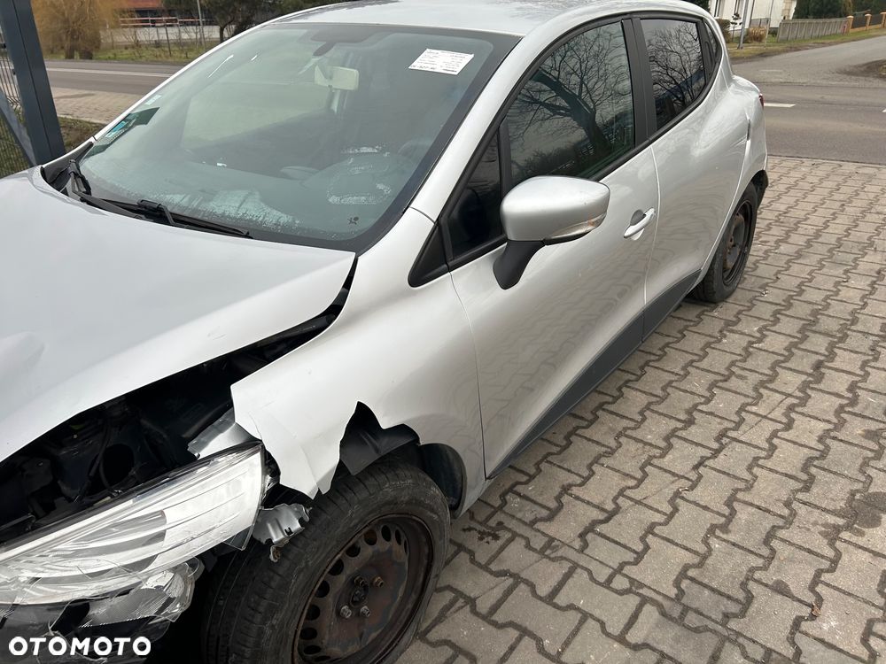 Renault Clio - 9