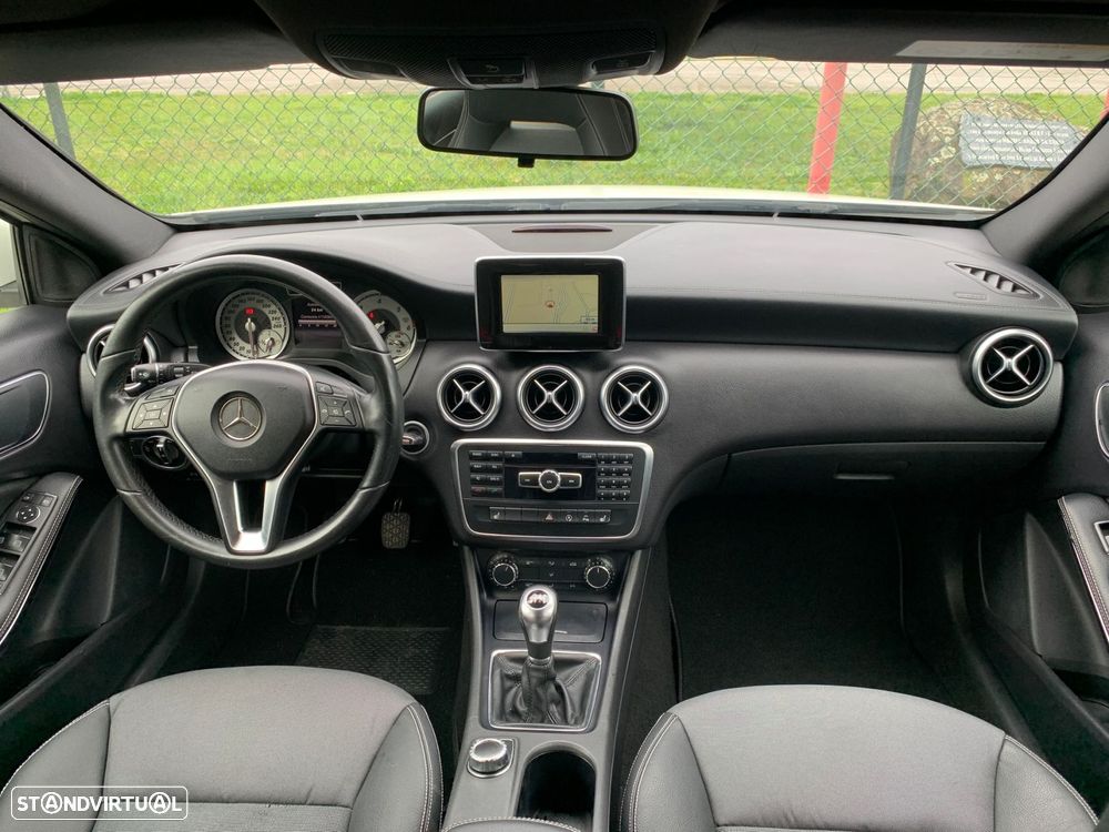 Mercedes-Benz A 180 d AMG Line - 54