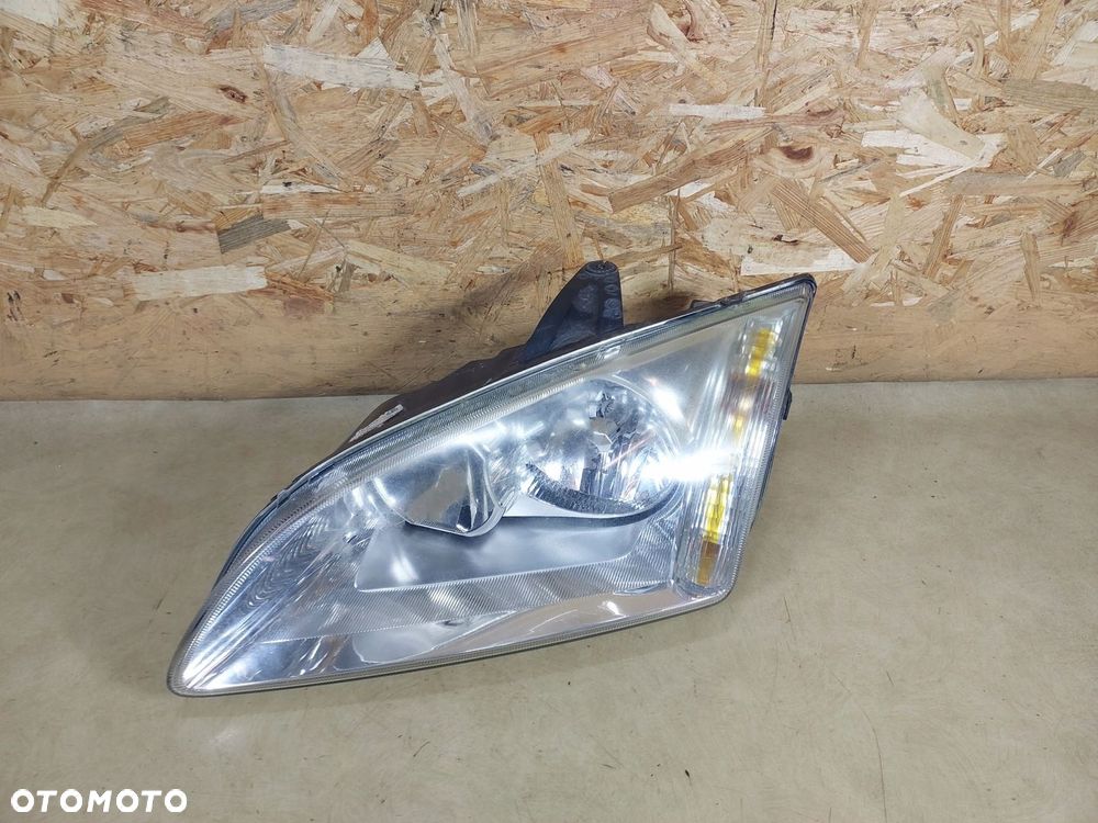 FOCUS MK2 LAMPA LEWY PRZÓD - 1