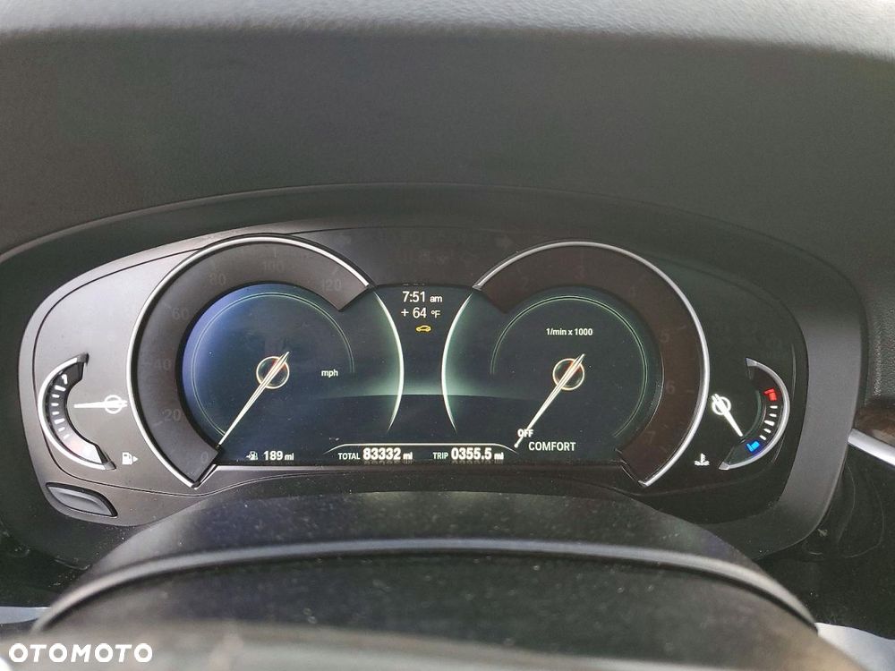 BMW Seria 5 540i xDrive Sport - 11