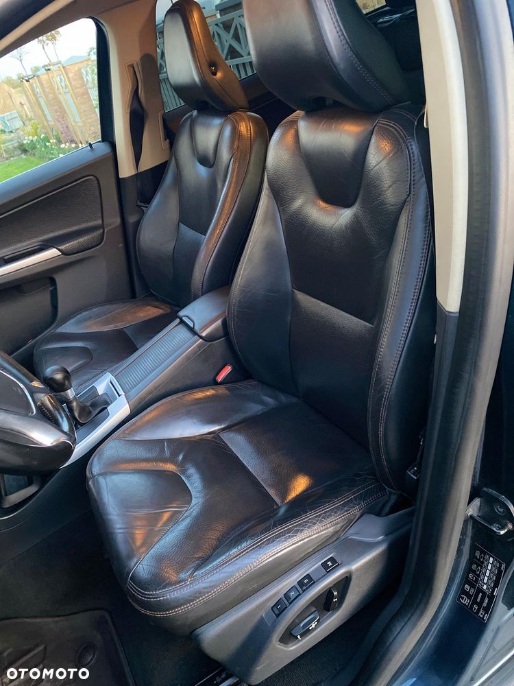 Volvo XC 60 D5 AWD RDesign - 10