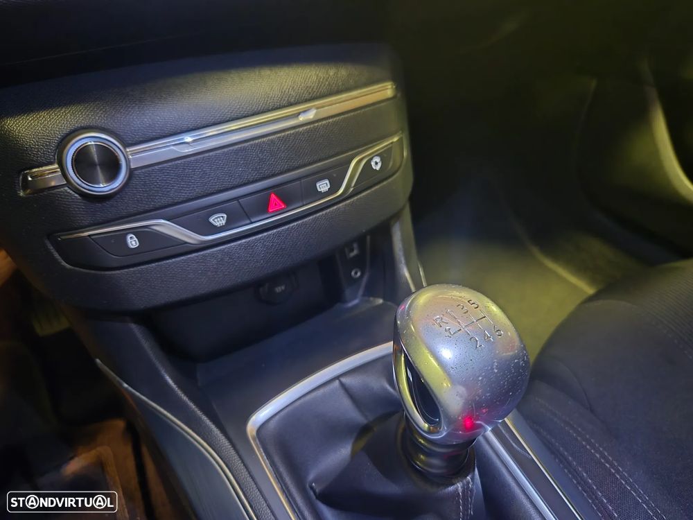 Peugeot 308 SW e-HDi 115 Stop & Start Allure - 21