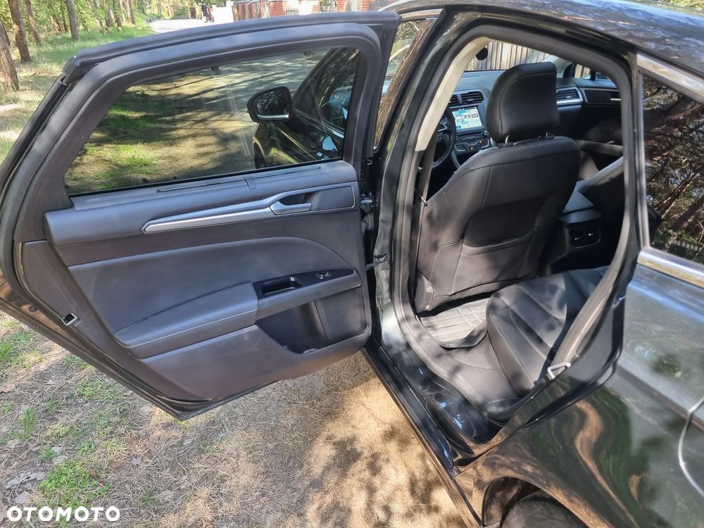 Ford Mondeo 2.0 TDCi Bi-Turbo Titanium PowerShift - 24